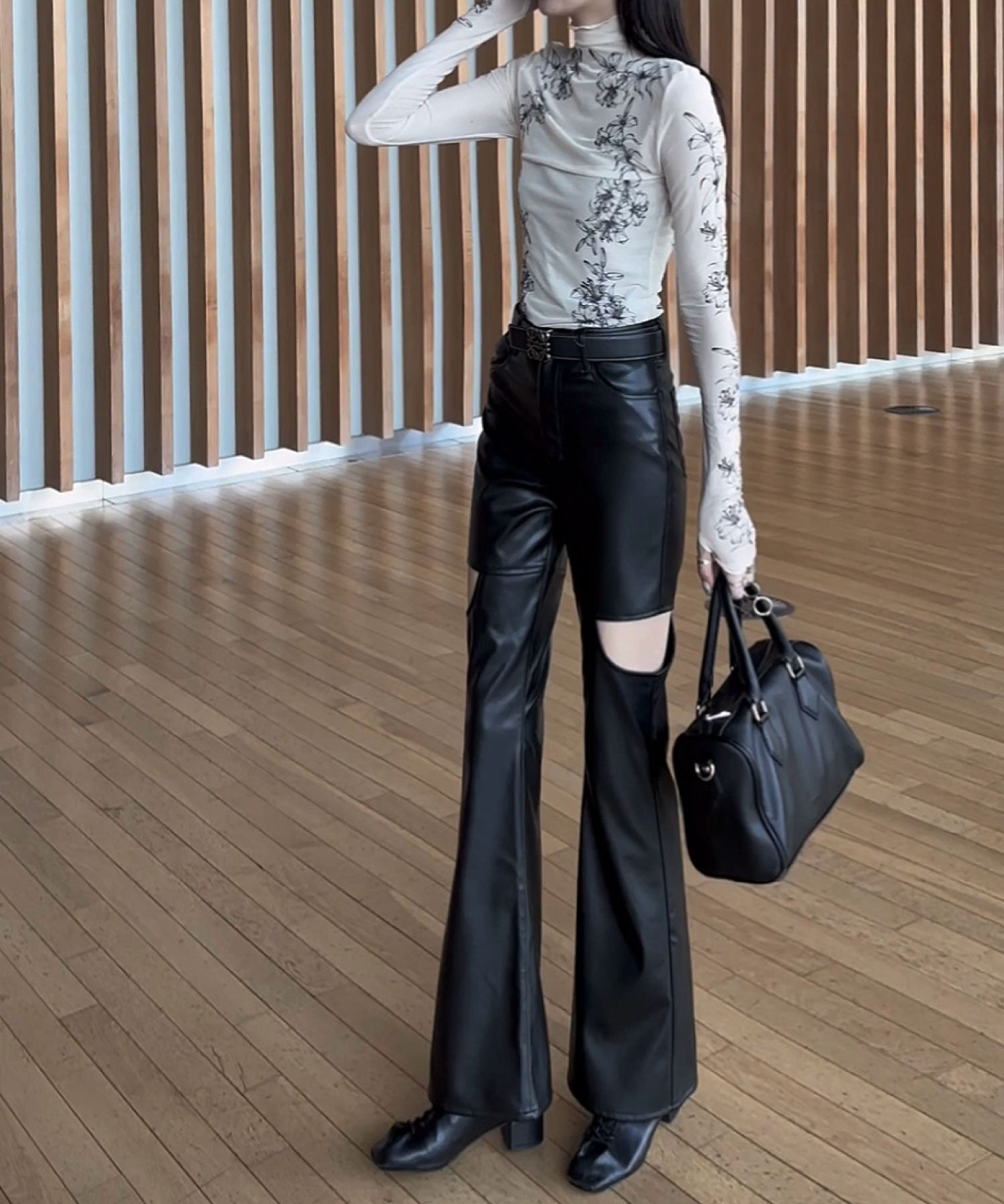 サイドカットレザーフレアパンツ【iori_2038】 – NOTRE émor